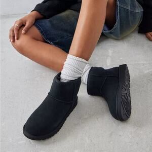 UGG Black Sheepskin Suede Classic Mini II Wool Lining Ankle Boots 6